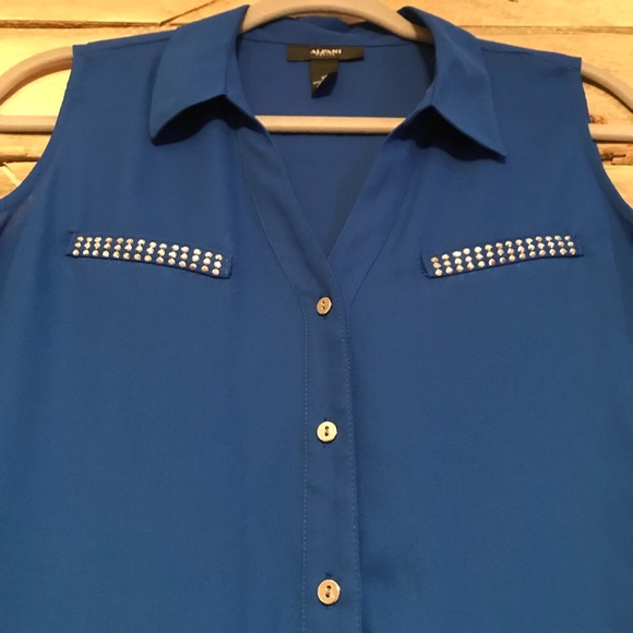Alfani sheer blue sleeveless button down blouse - Picture 2 of 5